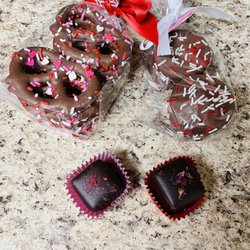 Sweet Cascades - VDay milk chocolate covered Pretzels / Oreos & Truffles