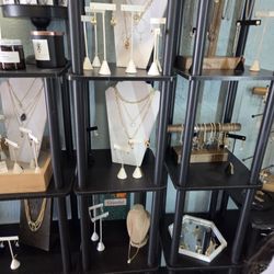 Jewlery and natural products to buy.