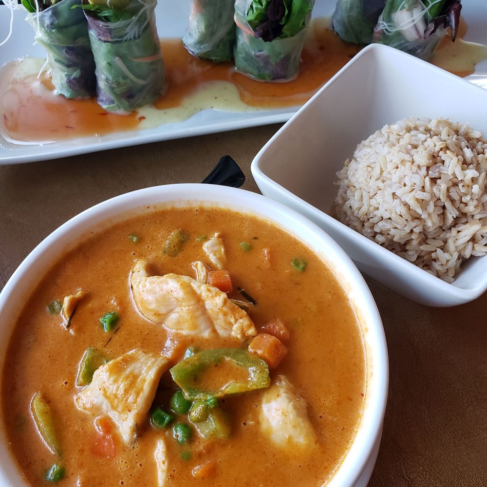 Satu Thai Bistro - Avocado spring rolls and panang curry with brown rice!!! - Thai Near Me - Azusa, California Satu Thai Bistro - Avocado spring rolls and panang curry with brown rice!!! - Thai Near Me - Azusa, California