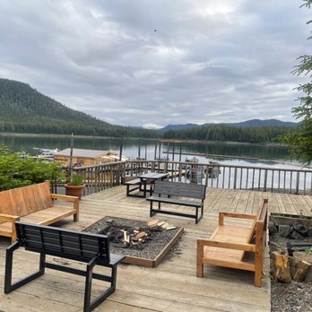 Pybus Point Lodge - The fire pit area - Bed & Breakfast Near Me Pybus Point Lodge - The fire pit area - Bed & Breakfast Near Me