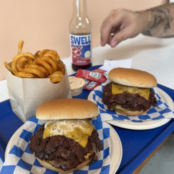 Goldburger - Gold burgers and curly fries - Burgers Near Me - Los Angeles, California Goldburger - Gold burgers and curly fries - Burgers Near Me - Los Angeles, California