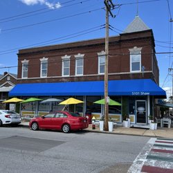 Adriana’s On The Hill - Exterior