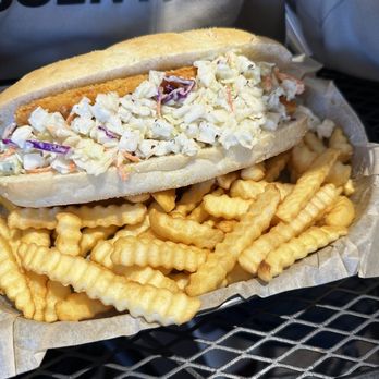 Brigham Fish Market - Chicken po boy - Seafood Markets Near Me - Cascade Locks, Oregon