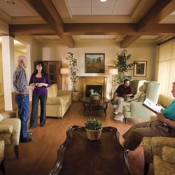 Summer House at Walnut Village - Summer House at Walnut Village living room