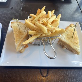 Chill Kitchen & Bar - Buffalo Chicken Grilled Cheese and French Fries - Desserts Near Me - Marlborough, Massachusetts