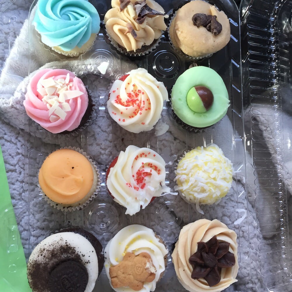 Flirt Cupcakes Takeout Delivery 32 Photos 54 Reviews Desserts 10158 82 Avenue Edmonton Ab Phone Number Yelp