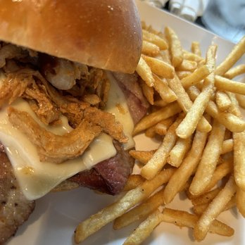 Ramsey’s Trailside - Brisket sandwich - Bars Near Me - Loveland, Ohio Ramsey’s Trailside - Brisket sandwich - Bars Near Me - Loveland, Ohio