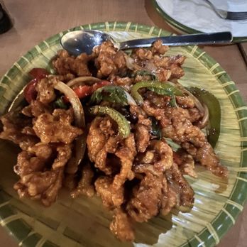 Padaek - Crispy basil chicken - Thai Near Me - Falls Church, Virginia