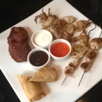 The Grill On the Corner - Sharing Platter: Chicken Skewers, Thai Fish Cakes, Duck Spring Rolls & Calamari - Steakhouses Near Me - Glasgow, GLG