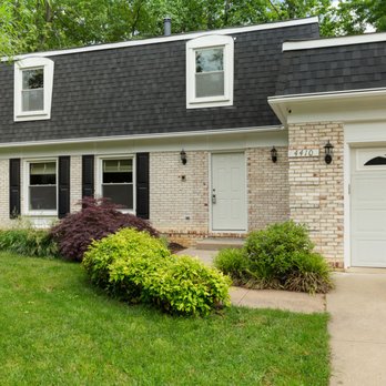 Staircase - Montclair VA Listing. Front View - Real Estate Photography Near Me