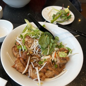 Pho Linh - Fried chicken lemongrass vermicelli - Vietnamese Near Me - Toronto, Ontario Pho Linh - Fried chicken lemongrass vermicelli - Vietnamese Near Me - Toronto, Ontario