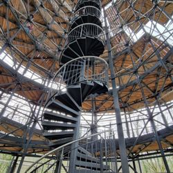 Neanderthal Museum - Höhlenturm innen.