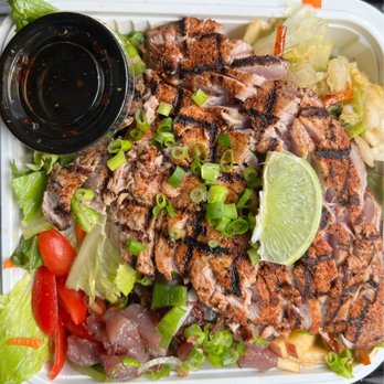 Flyin' Ahi - Blackened Ahi Salad - Food Trucks Near Me - Mililani, Hawaii