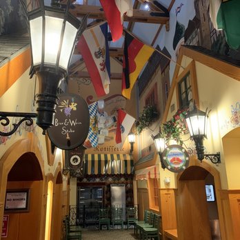 Gustav's - Entrance - Pubs Near Me - Vancouver, Washington