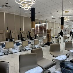 Glow Nails & Spa