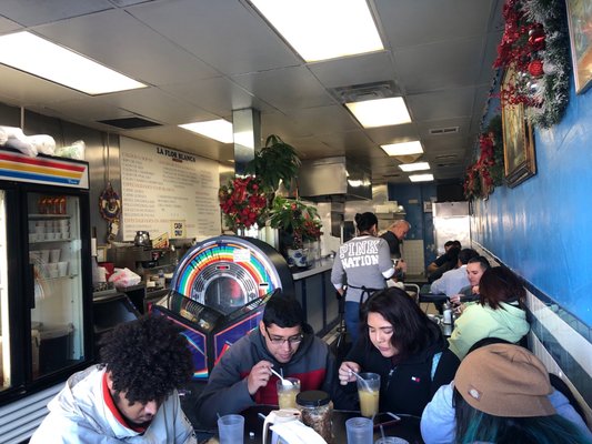 La Flor Blanca by null