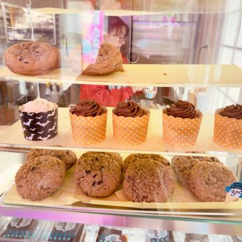 JillyBeanz - Cookies and mousse - Ice Cream & Frozen Yogurt Near Me - Waldport, Oregon