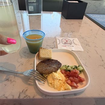 United Club - Cheers! - Airport Lounges Near Me - Houston, Texas United Club - Cheers! - Airport Lounges Near Me - Houston, Texas