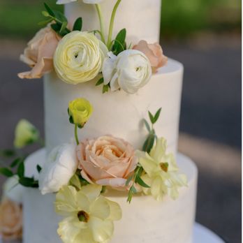 Flour & Bloom Cakes - a three tiered wedding cake - Custom Cakes Near Me - Glen Ellen, California Flour & Bloom Cakes - a three tiered wedding cake - Custom Cakes Near Me - Glen Ellen, California