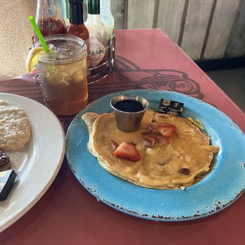 Sunrise Memphis - Strawberry pancake - Breakfast & Brunch Near Me - Memphis, Tennessee Sunrise Memphis - Strawberry pancake - Breakfast & Brunch Near Me - Memphis, Tennessee