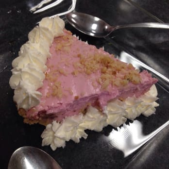 Nori's Saimin & Snacks - Strawpia pie - Japanese Near Me - Hilo, Hawaii