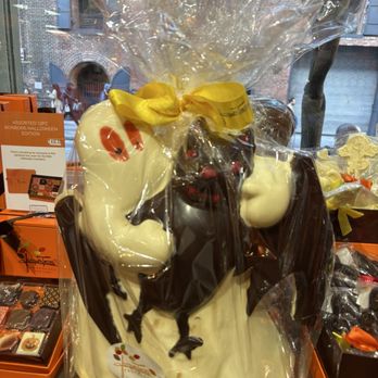 Jacques Torres Chocolate - Chocolatiers & Shops Near Me - Brooklyn, New York Jacques Torres Chocolate - Chocolatiers & Shops Near Me - Brooklyn, New York