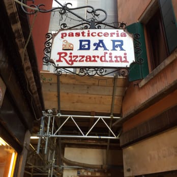 Pasticceria Rizzardini - Patisserie/Cake Shop Near Me - Venezia, VE