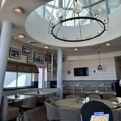 Lighthouse - Great atmosphere!