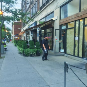 Park Restaurant - outside view - Asian Fusion Near Me - Westmount, Quebec Park Restaurant - outside view - Asian Fusion Near Me - Westmount, Quebec
