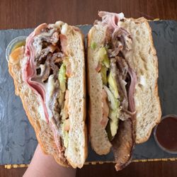 Tortas Chilangas “El Abuelo” - Torta Cubana