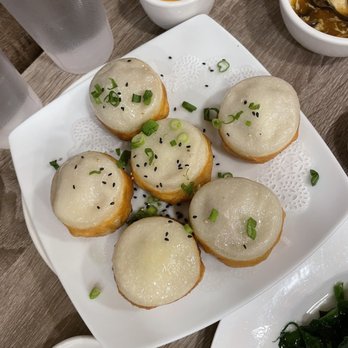 Dumpling Kitchen - A5. Shanghai-Style Pan-Fried Pork Buns (6) - Chinese Near Me - San Francisco, California