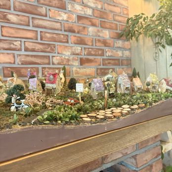Cafe Bench - Cafes Near Me - Flushing, New York Cafe Bench - Cafes Near Me - Flushing, New York
