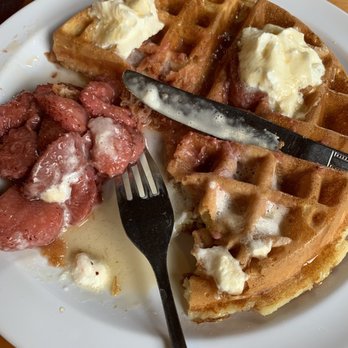 Williams Sugar House - Strawberry waffle - New American Near Me - Deerfield, Massachusetts Williams Sugar House - Strawberry waffle - New American Near Me - Deerfield, Massachusetts