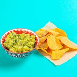 Más Veggies Vegan Taqueria - Chips & Guacamole