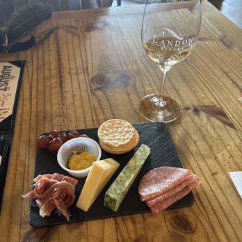 Landon Winery - The Little Plate - Wine Tasting Room Near Me - Grapevine, Texas