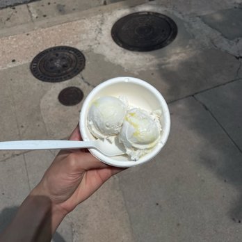 Jeni's Splendid Ice Creams - lemon bar ice cream (DAIRY-FREE & VEGAN!) - Ice Cream & Frozen Yogurt Near Me - Austin, Texas Jeni's Splendid Ice Creams - lemon bar ice cream (DAIRY-FREE & VEGAN!) - Ice Cream & Frozen Yogurt Near Me - Austin, Texas