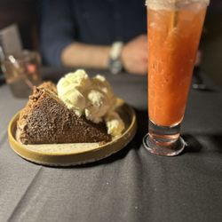 Seventy Six - Chocolate cake and strawberry daiquiri