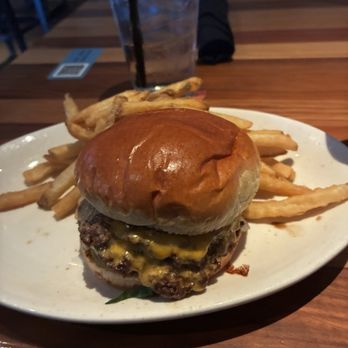 BJ's Restaurant & Brewhouse - All-American Smash Burger - Breweries Near Me - Lutz, Florida