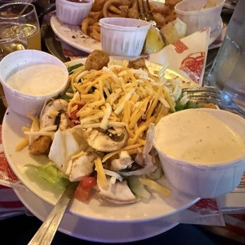 Heroes Restaurant and Brewhouse - Green salad w/house ranch. Great size, very filling. - American Near Me - Ontario, California