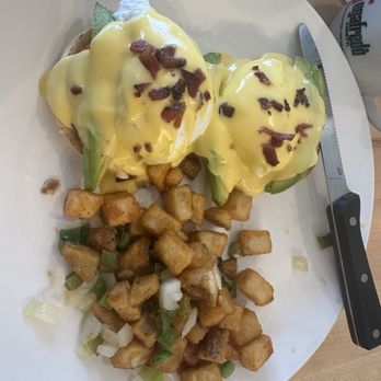 Eggsquisite Cafe - Egg Benedict with avocado and potatoes - Breakfast & Brunch Near Me - Mansfield, Texas