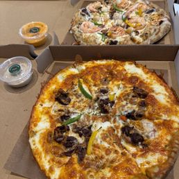 Bulgogi pizza and Shrimbul pizza Bulgogi pizza and Shrimbul pizza