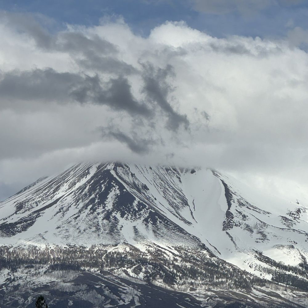 Trailer Lane Campground - Mr Shasta with a clouds cutting off the top of the mountian - RV Parks Near Me - Weed, California Trailer Lane Campground - Mr Shasta with a clouds cutting off the top of the mountian - RV Parks Near Me - Weed, California