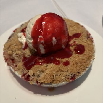 Cafe La Haye - Berry crumble - New American Near Me - Sonoma, California