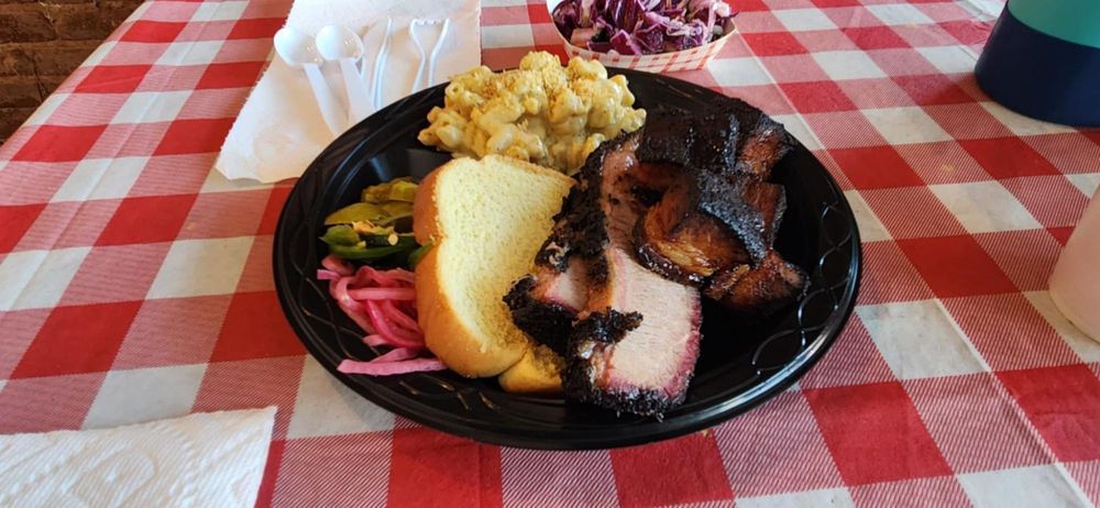 Drew's BBQ and Eatery Logo