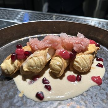 Welton Room - Canoli dessert - Cocktail Bars Near Me - Denver, Colorado Welton Room - Canoli dessert - Cocktail Bars Near Me - Denver, Colorado