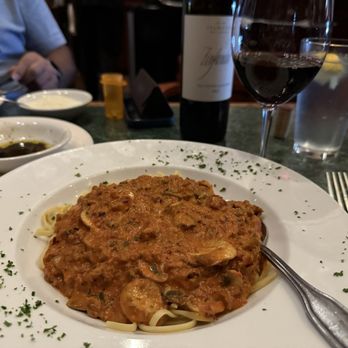 Marcello's Cucina Italiana - Linguine con carne - Italian Near Me - Sunriver, Oregon Marcello's Cucina Italiana - Linguine con carne - Italian Near Me - Sunriver, Oregon