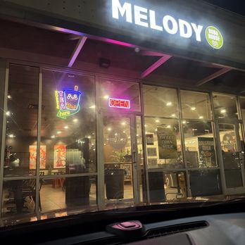 Melody Boba House - Open but already closed inside. It's not even 9 pm yet. - Bubble Tea Near Me - Puyallup, Washington
