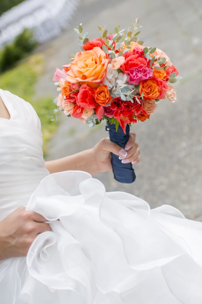 CONTEMPORARY FLORAL Kirkland, Washington Wedding Planning Phone