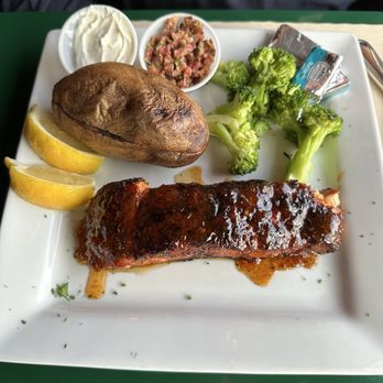 Salmon House Restauraunt - Pepper, jelly, salmon, dinner - Seafood Near Me - Quinault, Washington