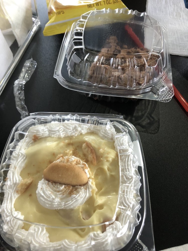 M & M’S SANDWICH AND PASTRY SHOP 3045 Vineville Ave, Macon,